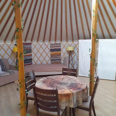 Luxusní stan Szent Marton Jurtaszallas Zalakaros Koezeleben