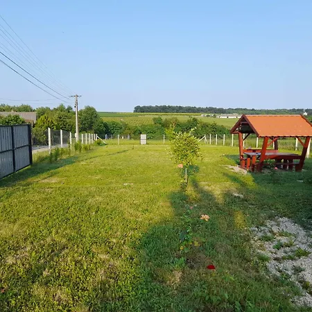 Luxusní stan Szent Marton Jurtaszallas Zalakaros Koezeleben Nagyrécse