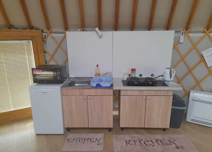 Szent Marton Jurtaszallas Zalakaros Koezeleben אוהל מפואר *