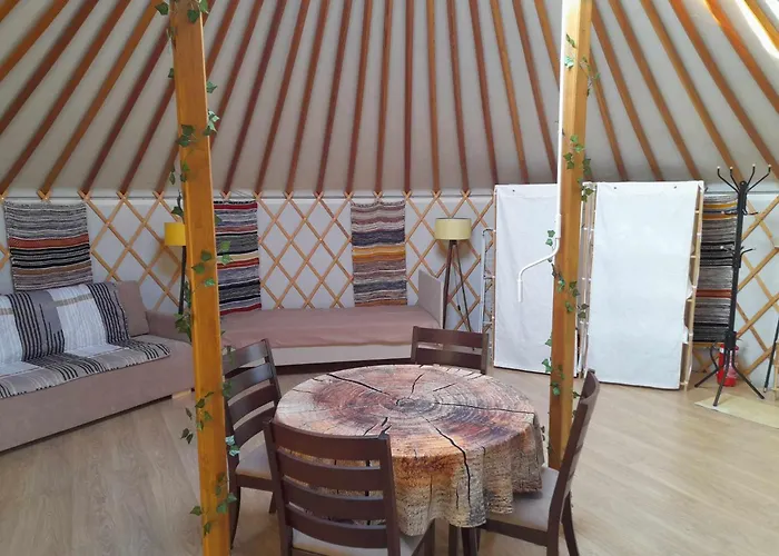 אוהל מפואר Szent Marton Jurtaszallas Zalakaros Koezeleben