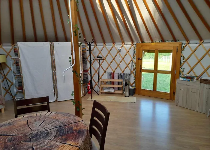 Szent Marton Jurtaszallas Zalakaros Koezeleben אוהל מפואר *