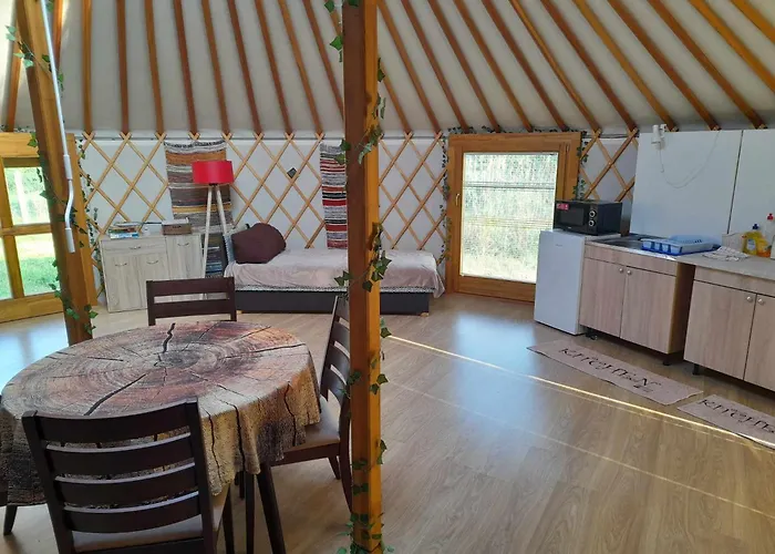 אוהל מפואר Szent Marton Jurtaszallas Zalakaros Koezeleben Nagyrécse